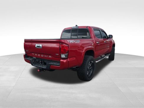 Used 2016 Toyota Tacoma TRD Sport AWD/4WD image 8