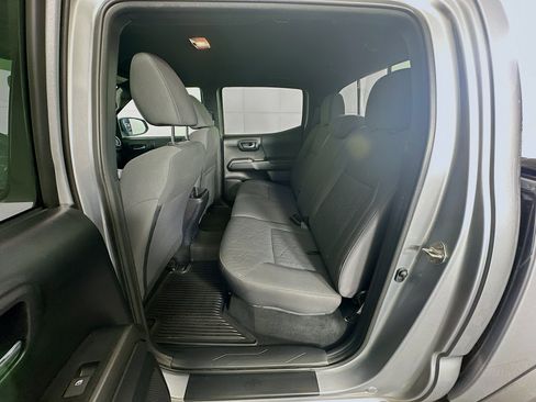 Used 2019 Toyota Tacoma TRD Sport w/ Technology Package image 26