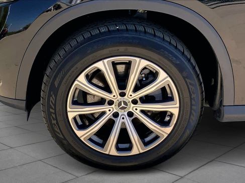 Used 2024 Mercedes-Benz GLC 300 image 11