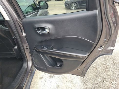 Used 2020 Jeep Compass Latitude FWD image 34