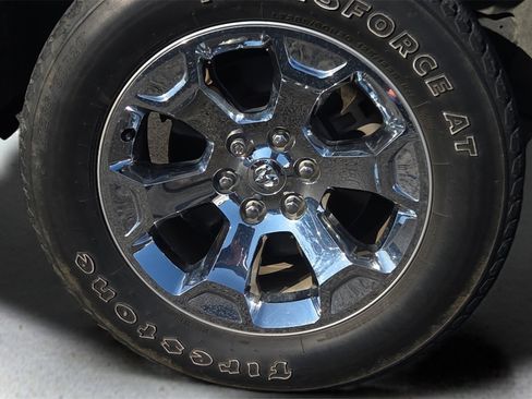 Used 2019 RAM 1500 Laramie image 38