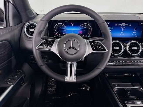 New 2026 Mercedes-Benz GLB 250 image 4