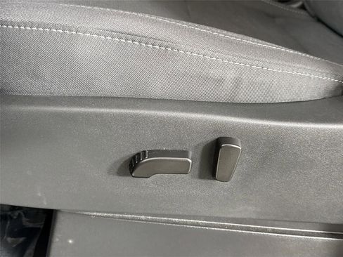 Used 2023 Nissan Frontier SV w/ SV Convenience Package image 29