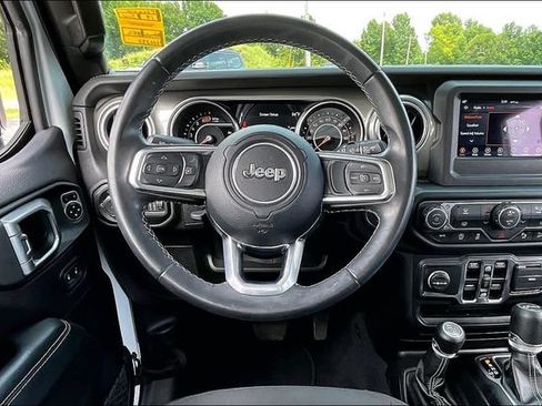 Used 2019 Jeep Wrangler Unlimited Sahara w/ Safety Group AWD/4WD image 8