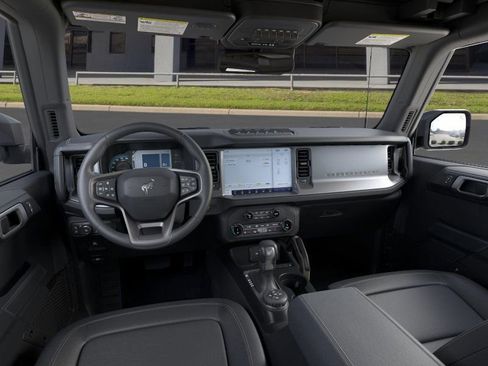 New 2025 Ford Bronco Badlands image 9