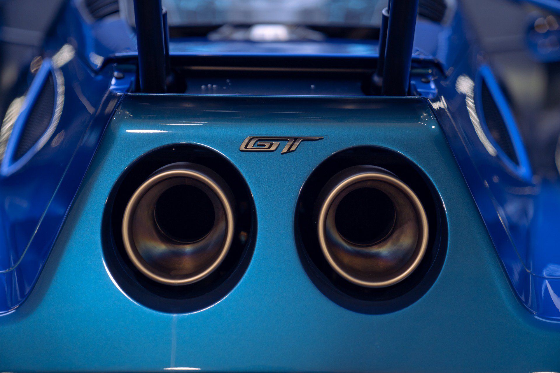 Used 2021 Ford GT RWD image 32