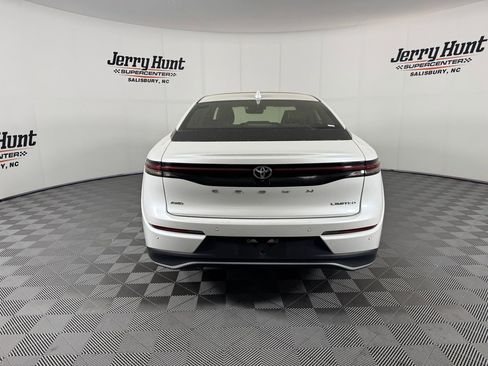 Used 2023 Toyota Crown Limited AWD/4WD image 11