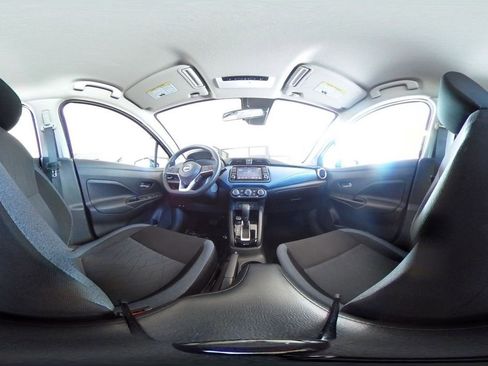 Used 2025 Nissan Versa SV image 40