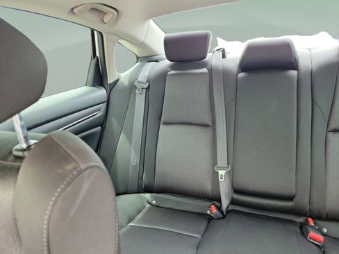 Used 2018 Honda Accord EX image 8