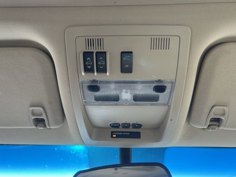 Used 2013 GMC Yukon XL Denali image 24