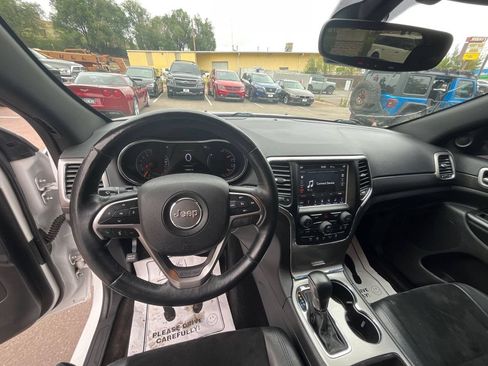 Used 2018 Jeep Grand Cherokee Altitude AWD/4WD image 11