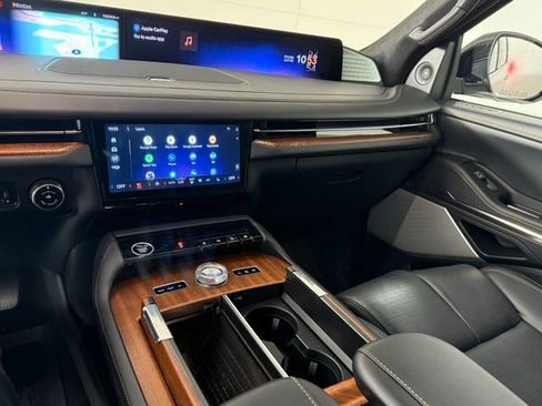 Used 2025 Lincoln Navigator L Black Label image 21