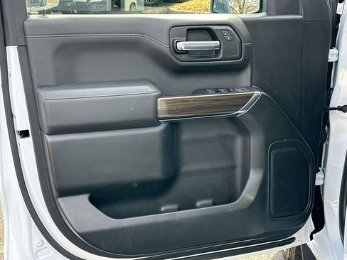 Used 2022 Chevrolet Silverado 1500 LT image 15