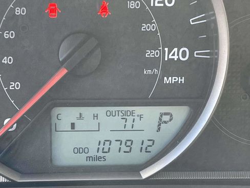 Used 2014 Toyota RAV4 LE FWD image 19