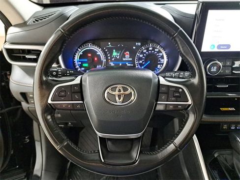 Used 2023 Toyota Highlander Bronze Edition image 28