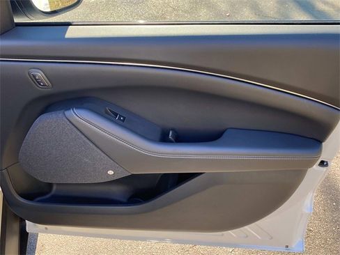 Used 2025 Ford Mustang Mach-E Premium image 37