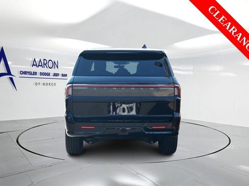 Used 2025 Lincoln Navigator Black Label AWD/4WD image 3