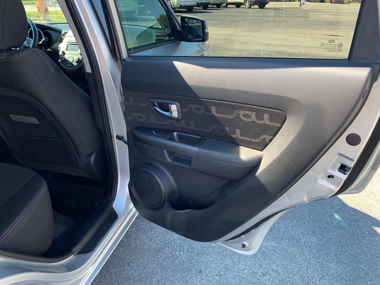 Used 2013 Kia Soul + w/ Audio Pkg FWD image 31
