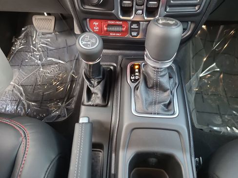 New 2026 Jeep Wrangler Unlimited Rubicon image 25