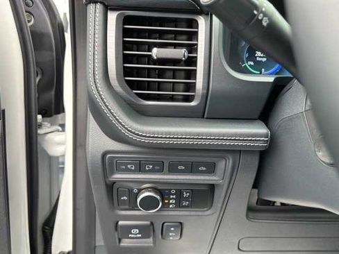 New 2023 Ford F150 Lightning Platinum image 14