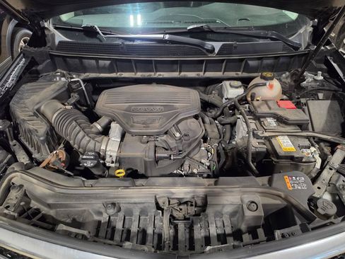 Used 2019 Cadillac XT5 Luxury w/ LPO, Black Ice Package AWD/4WD image 9