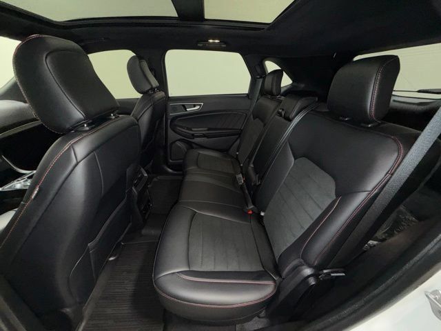 Used 2024 Ford Edge ST-Line AWD/4WD image 32
