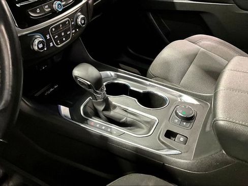 Used 2022 Chevrolet Traverse LT w/ Midnight/Sport Edition AWD/4WD image 18