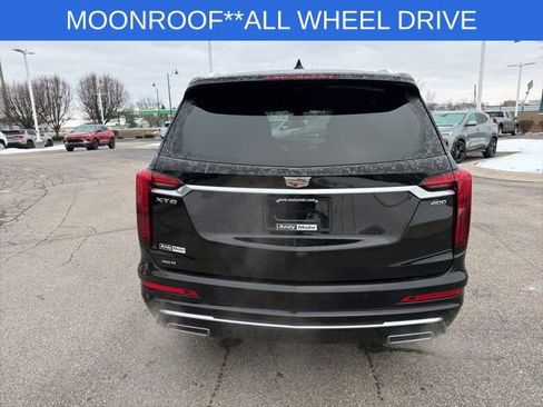Used 2025 Cadillac XT6 Premium Luxury image 10