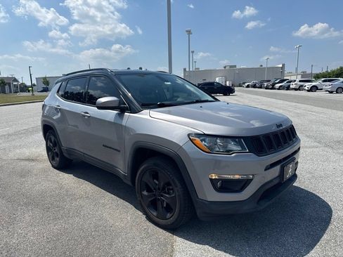 Used 2019 Jeep Compass Latitude AWD/4WD image 6