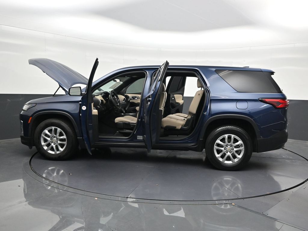 Used 2023 Chevrolet Traverse LS FWD image 35