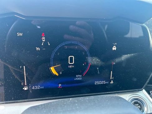 Used 2024 Chevrolet Trax LT w/ Driver Confidence Package FWD image 6