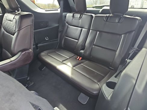 Used 2025 Ford Explorer Platinum w/ LUX Leather Package AWD/4WD image 27