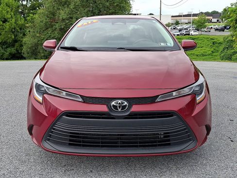 Used 2025 Toyota Corolla LE FWD image 2