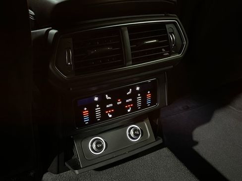 Used 2021 Lamborghini Urus image 52