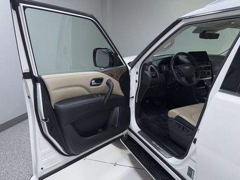 Used 2024 INFINITI QX80 Premium Select w/ Cargo Package image 12