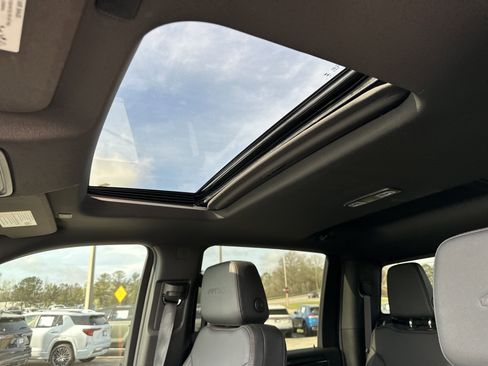 Used 2024 GMC Sierra 2500 AT4 w/ AT4 Premium Plus Package image 35