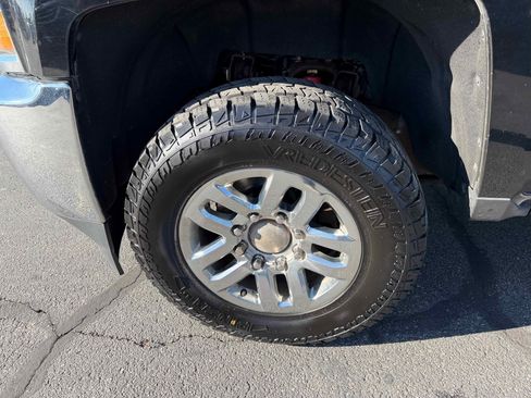 Used 2015 Chevrolet Silverado 2500 LTZ w/ LTZ Plus Package image 14