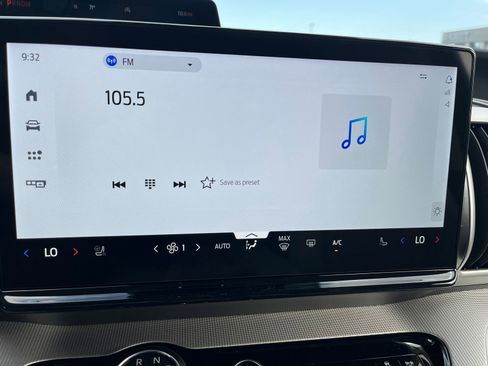 New 2025 Ford Expedition Active image 10