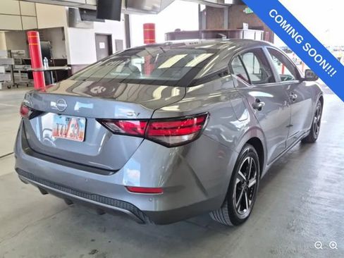 Used 2024 Nissan Sentra SV image 2