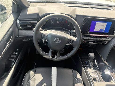 New 2026 Toyota Camry SE w/ Convenience Package FWD image 3