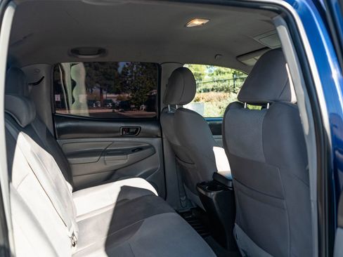 Used 2015 Toyota Tacoma PreRunner w/ TRD Sport Package RWD image 21