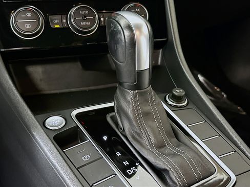 Used 2020 Volkswagen Jetta R-Line image 21