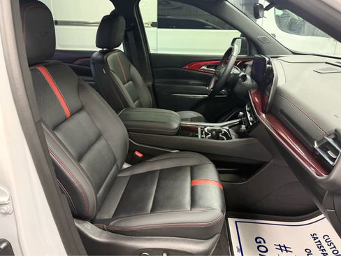 Used 2024 Chevrolet Traverse RS image 14