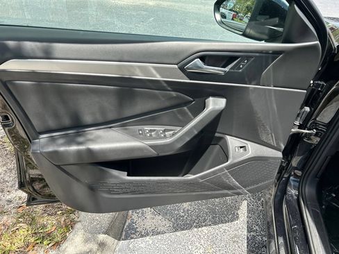 Used 2019 Volkswagen Jetta SE FWD image 16