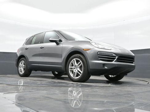 Used 2014 Porsche Cayenne image 40