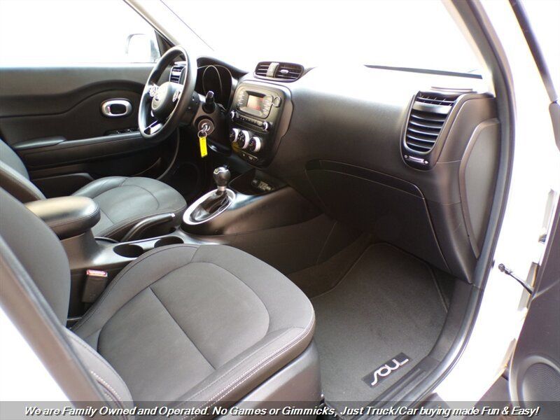 Used 2016 Kia Soul FWD image 26