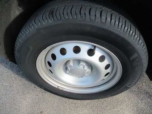 Used 2022 Ford Maverick XL image 8