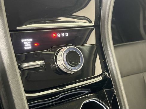 Used 2023 Jeep Grand Cherokee Limited AWD/4WD image 17