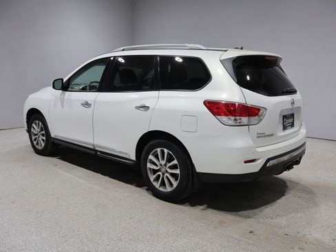 Used 2014 Nissan Pathfinder SL AWD/4WD image 4