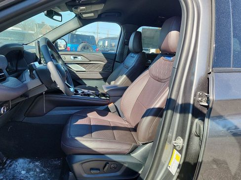 New 2026 Ford Explorer Platinum w/ LUX Leather Package image 9